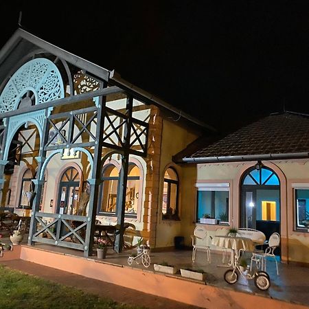 Vila Regina Palić エクステリア 写真