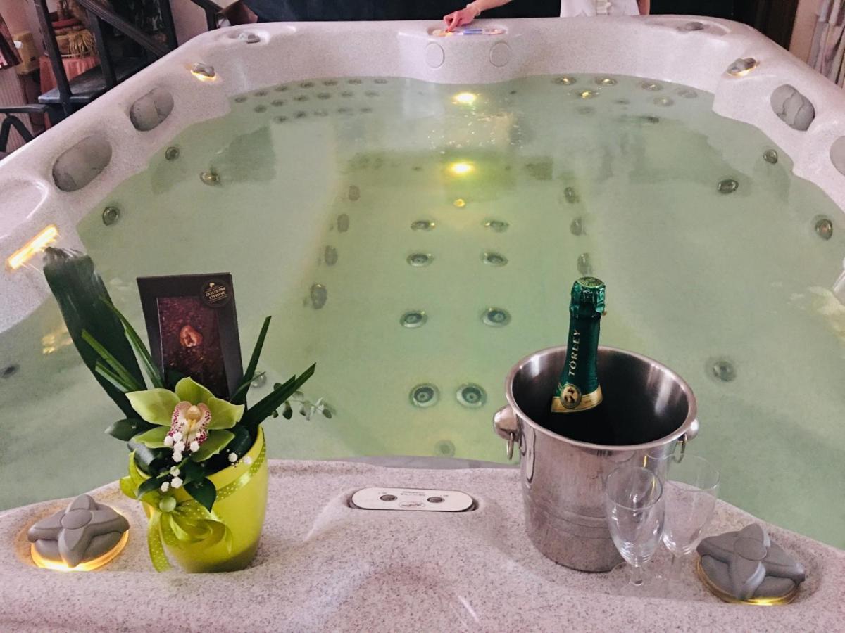 Vila Regina Palić エクステリア 写真